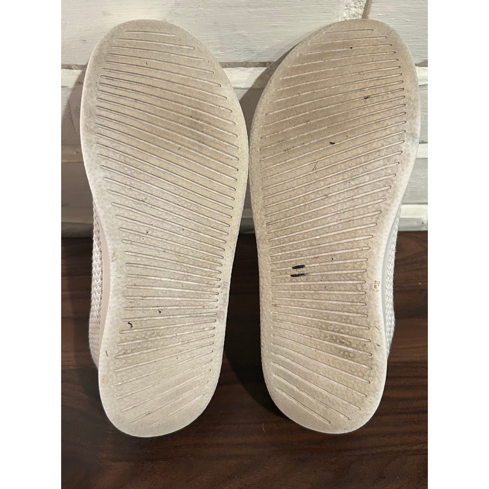 Allbirds Tree Pipers Chalk White Eucalyptus Tree Fiber Sneakers Womens 6 TP W6
