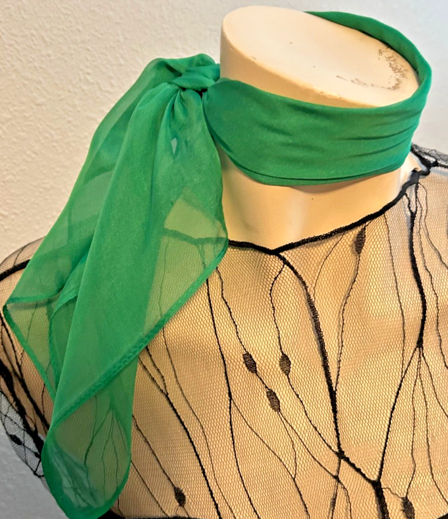 NEW 20 x 21 In. Small Sq. Green Solid Color 100% Mulberry Silk Scarf- SS 1039
