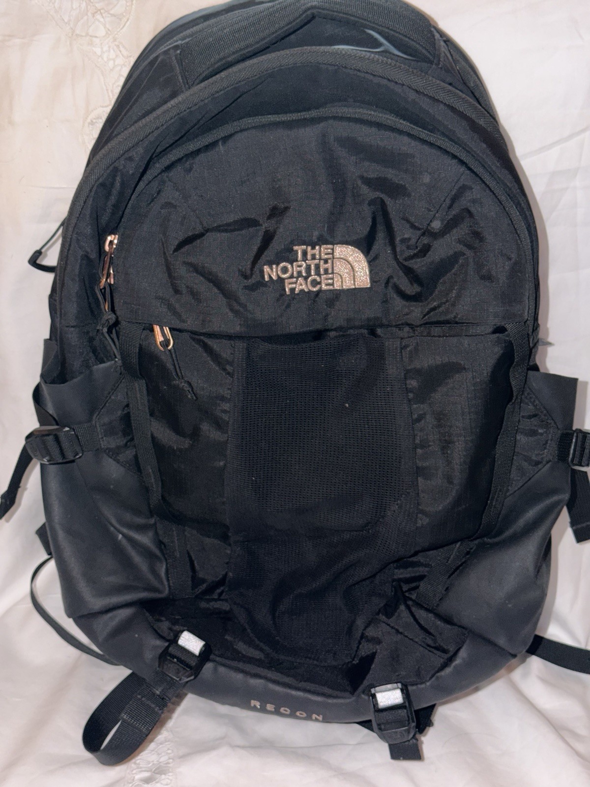 THE NORTH FACE Women’s Recon Luxe BLACK Flexvent Backpack GENTLY USED