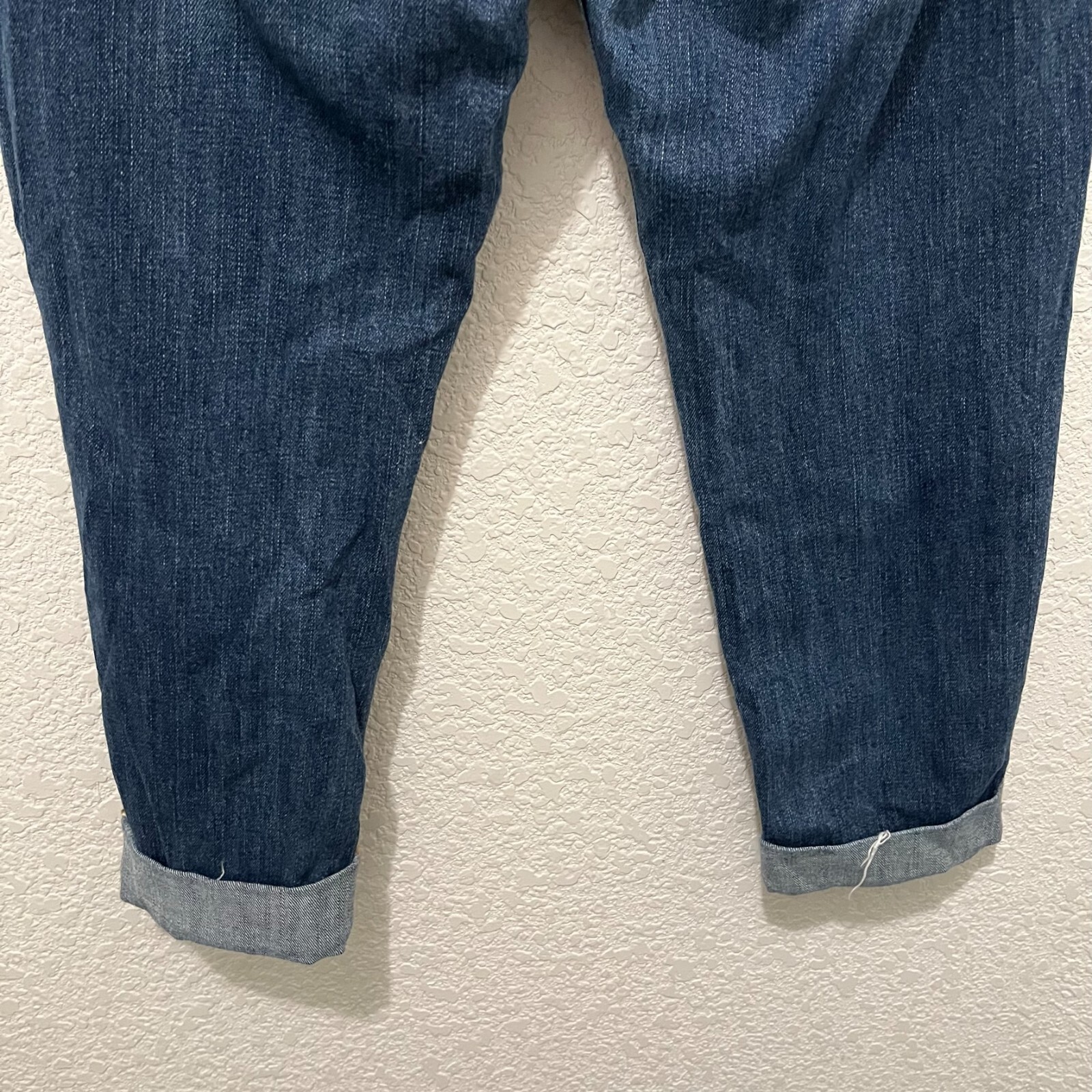Old Navy Boyfriend Straight Cuffed Crop Capri Jeans Medium Wash Distressed Sz 2