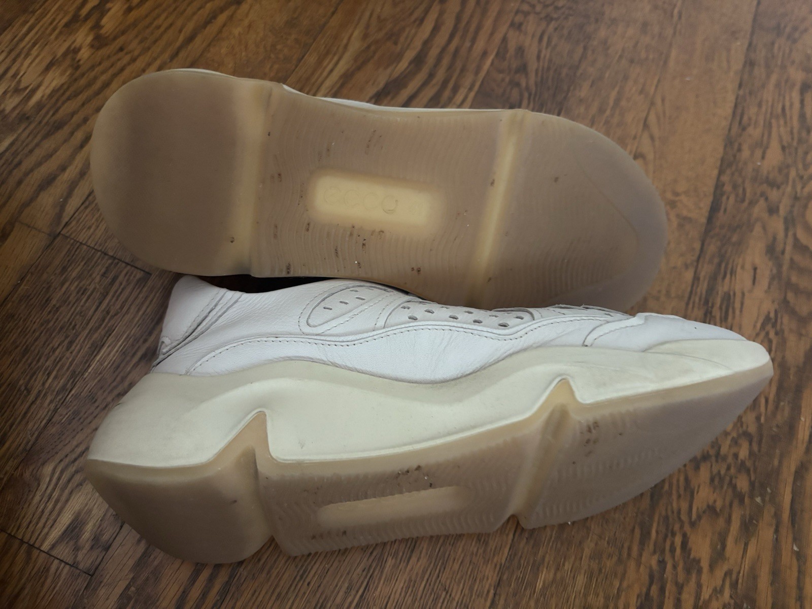 Ecco Chunky Sneaker Cream Leather 10 US W