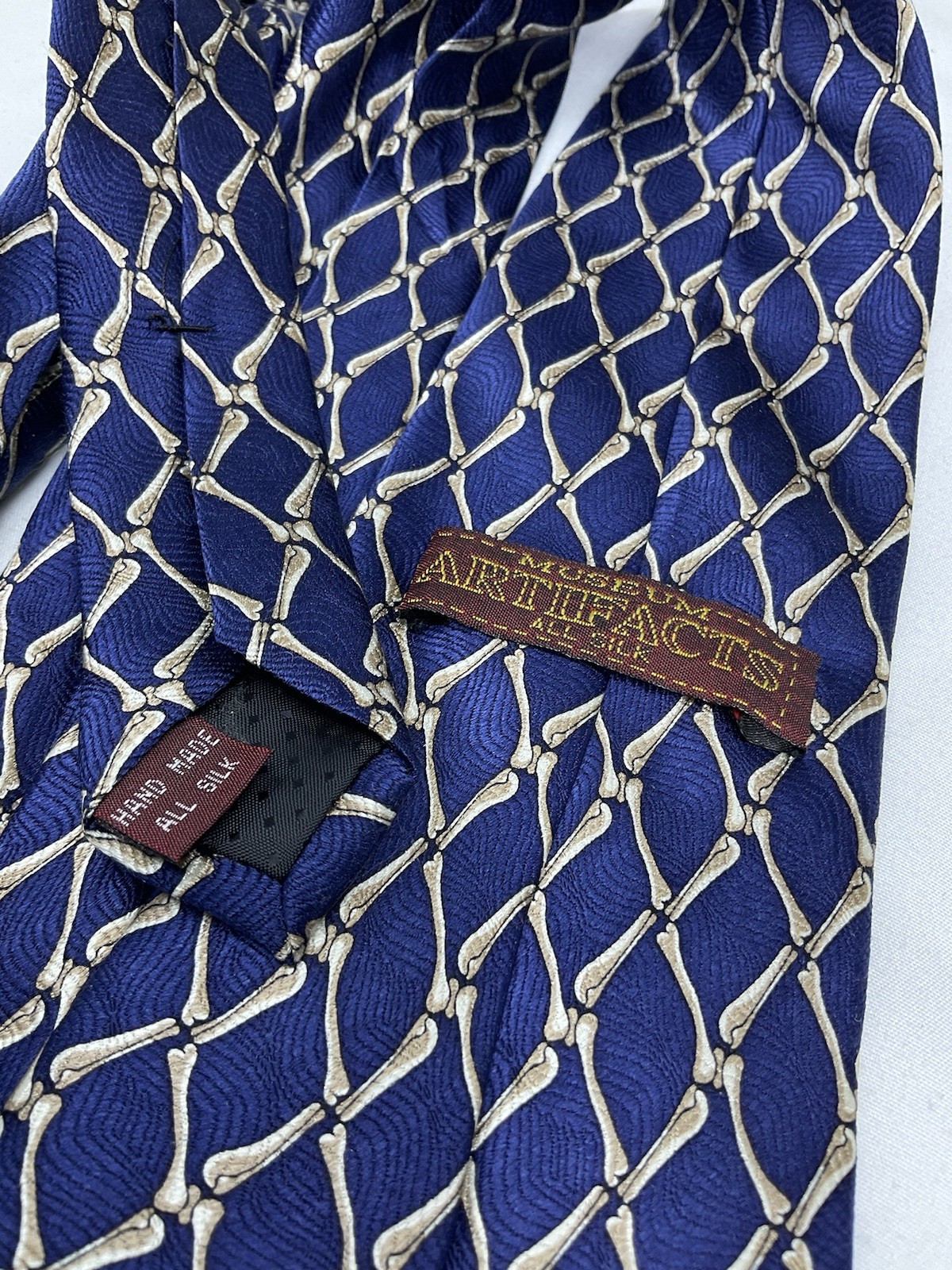 MUSEUM ARTIFACTS men’s Silk Tie In Blue W A Geometric Print Handmade EC