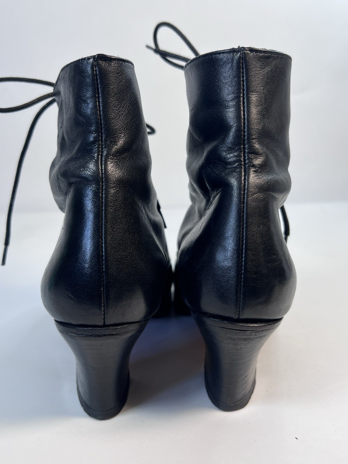 Charles David Nathalie M Vintage 90s Black Leather Lace Up Ankle Boots Heels 6