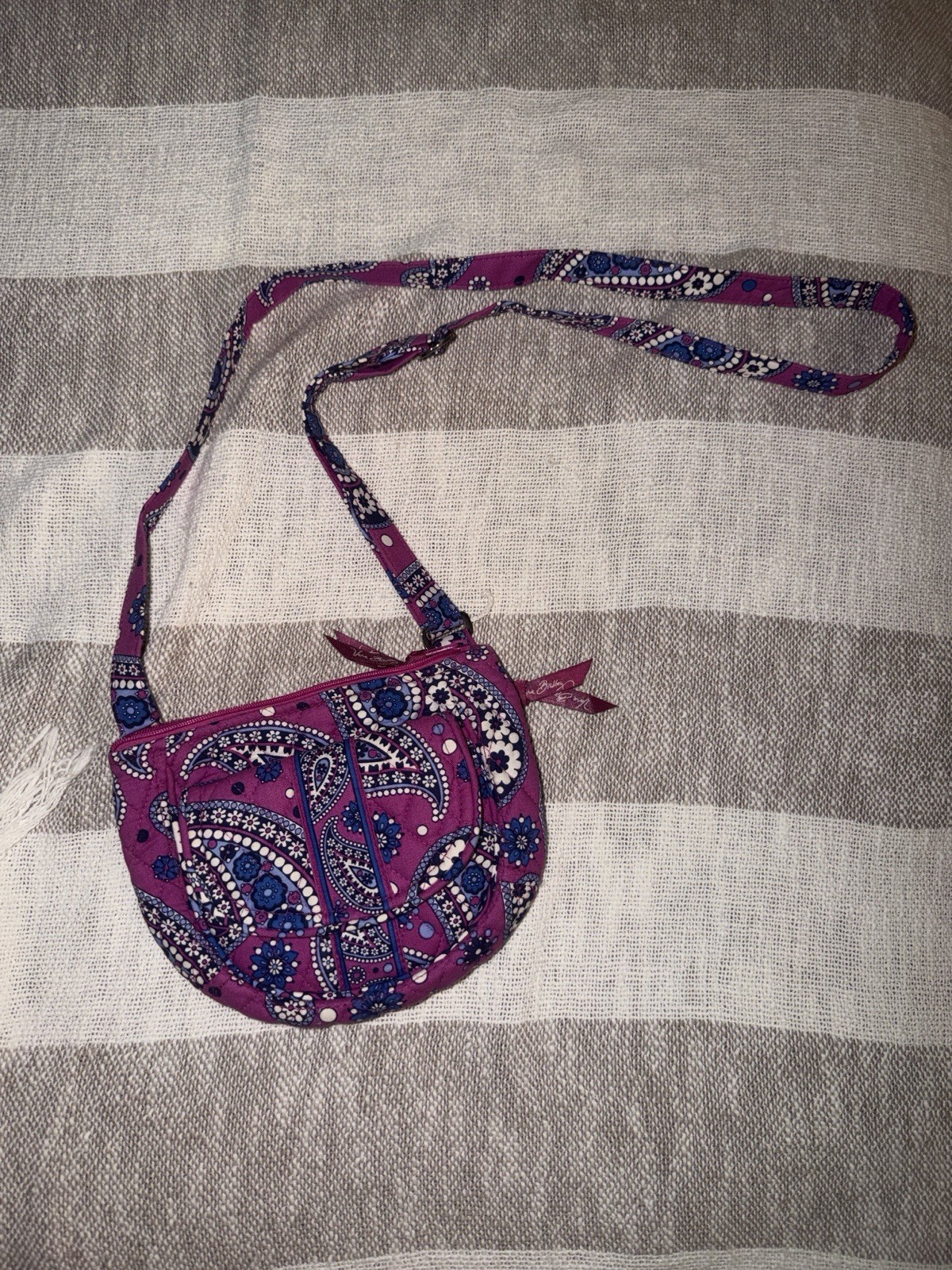 Vera Bradley Small Purple Paisley Crossbody Bag Zip Closure Lined Pockets