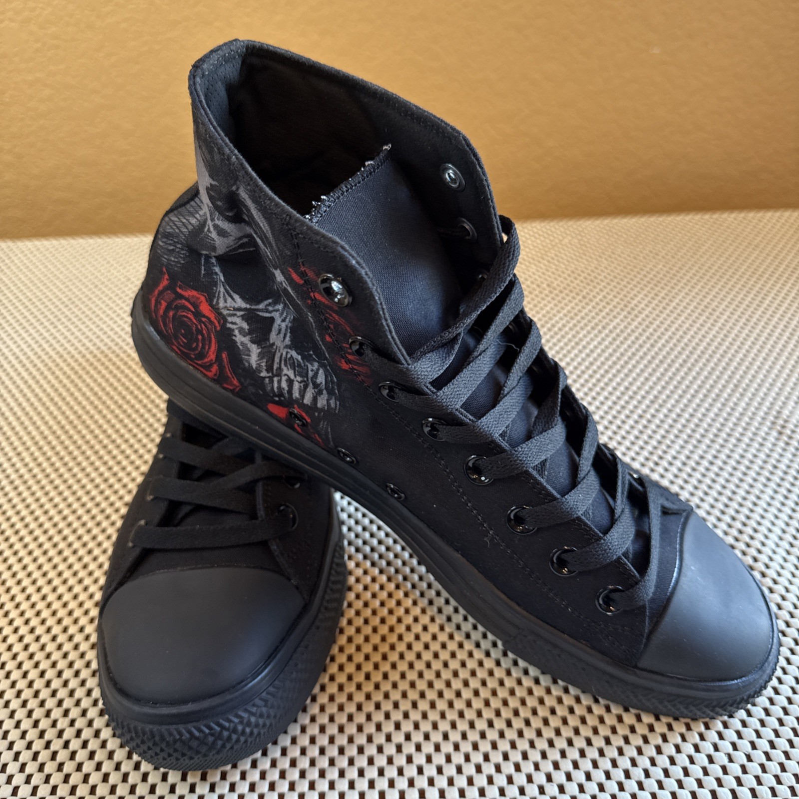 raad shop black canvas skulls and roses high top sneakers Mens 9.5/ Women 11