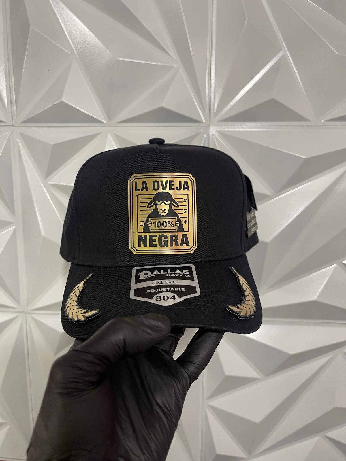 La Oveja Negra hat Gorra La Oveja Negra Laurel SnapBack Hat Gold Acrylic Plate