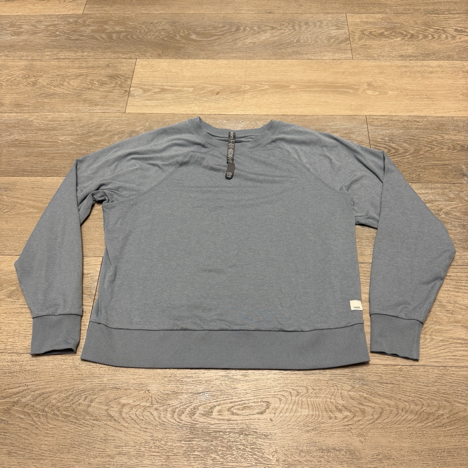 Vuori Long-Sleeve Halo Crew Pullover Sweatshirt VW241 Size Small Sample