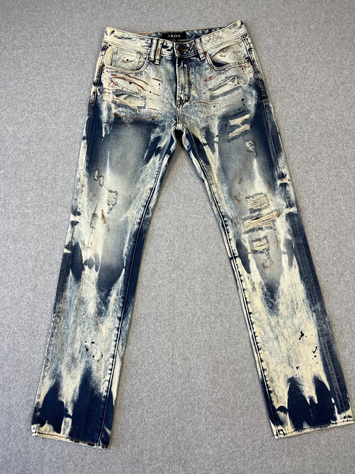 AKOO Jeans Mens 32×32 Blue Denim Big Oak Fit Slim Fit Distressed Paint Splatter