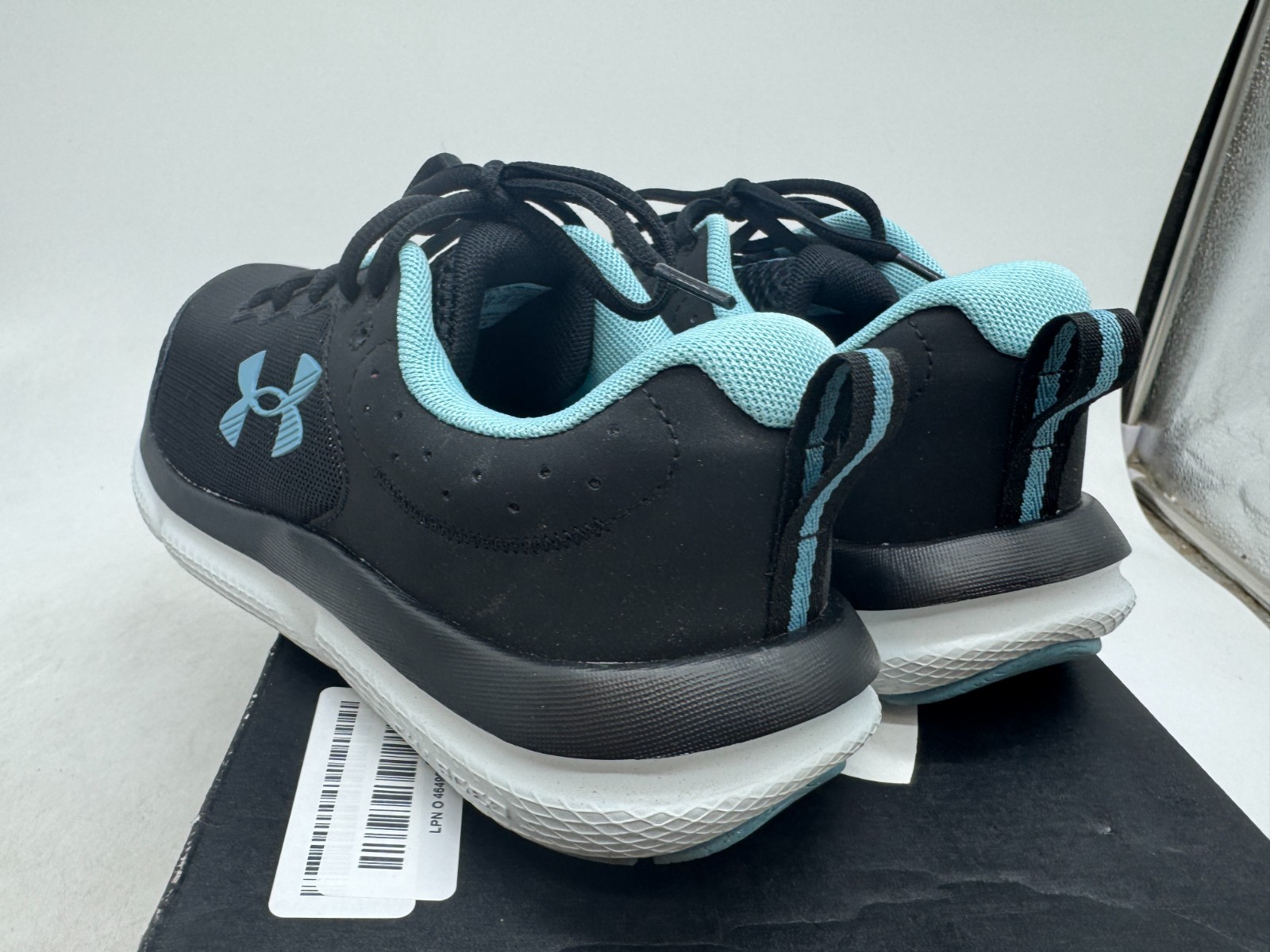 Under Armour Charged Assert 10 Athletic Sneakers Women’s Black Low Top – 8 WIDE