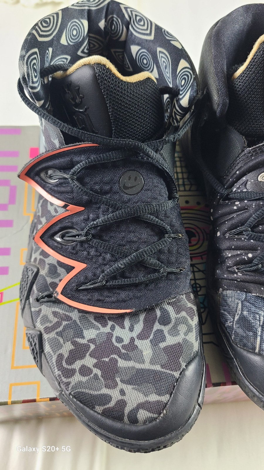 Kybrid S2 Nike Black-Atomic Pink Size 9