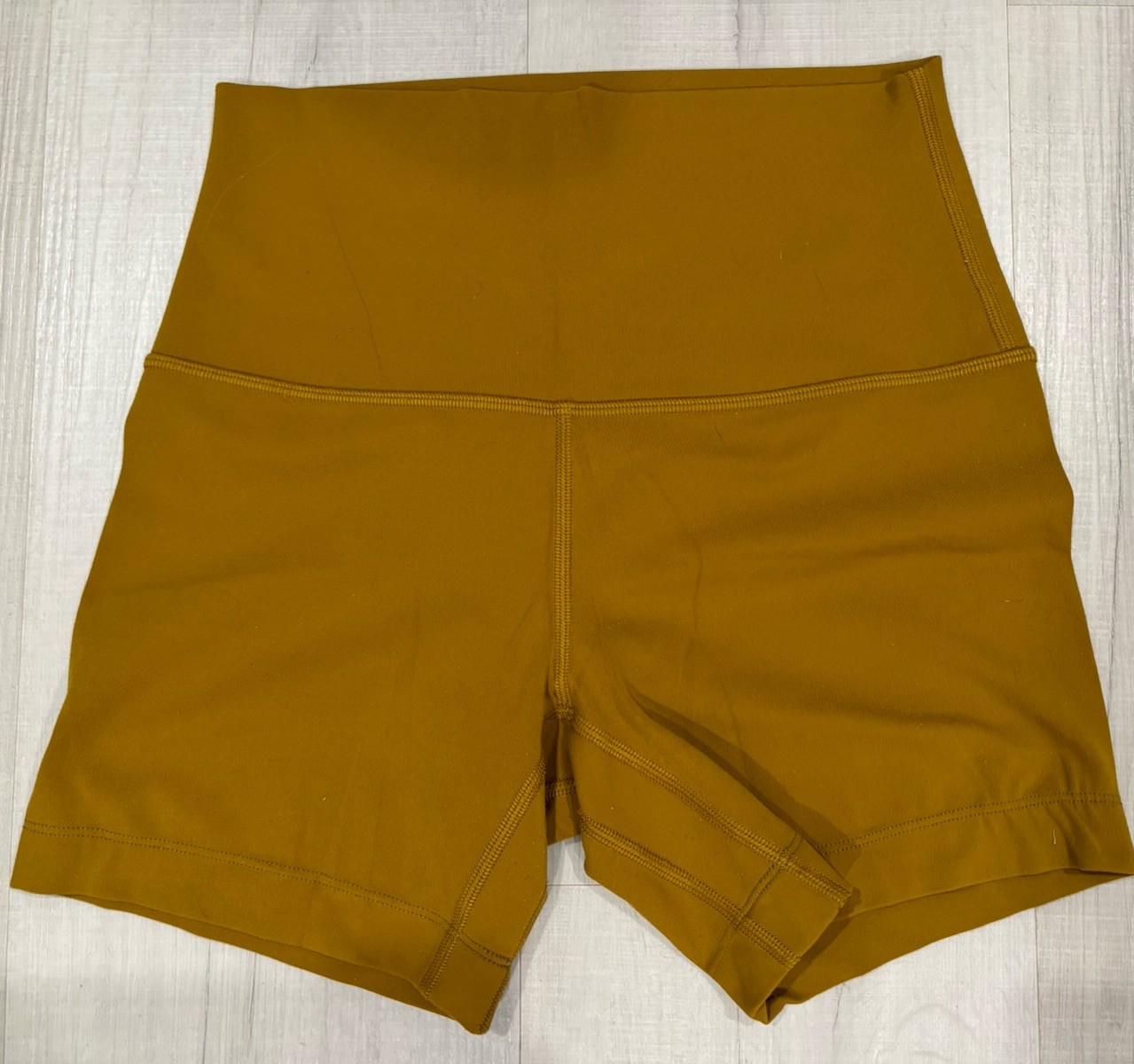 Women’s Lululemon Align Short 5” Inseam Women’s Size 4 Mustard