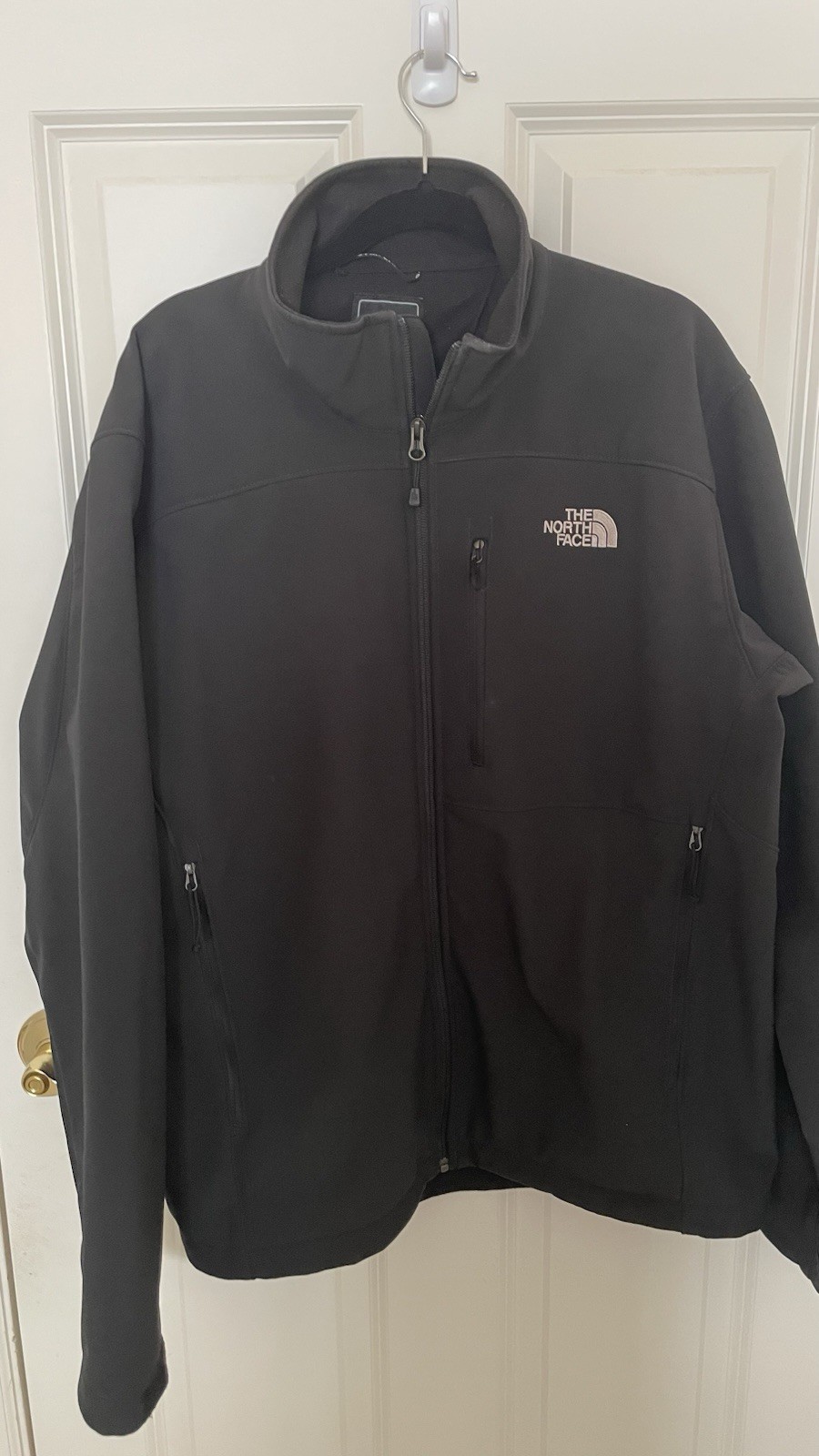 The North Face Men’s Black Soft Shell Jacket Full Zip with Chest Pocket Size L