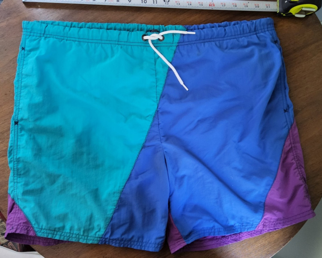 VTG 1990s COLOR BLOCK SWIM SURF SHORTS. BOARD TRUNKS. POCKETS. Blue Teal Purple.