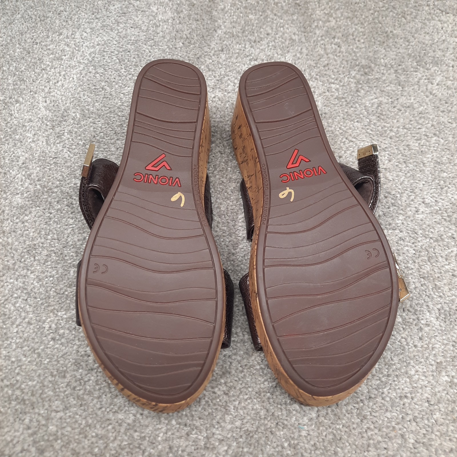 Vionic Pepper Sandals Women Size 9 Wide Brown Wedge Metallic Platform Comfort