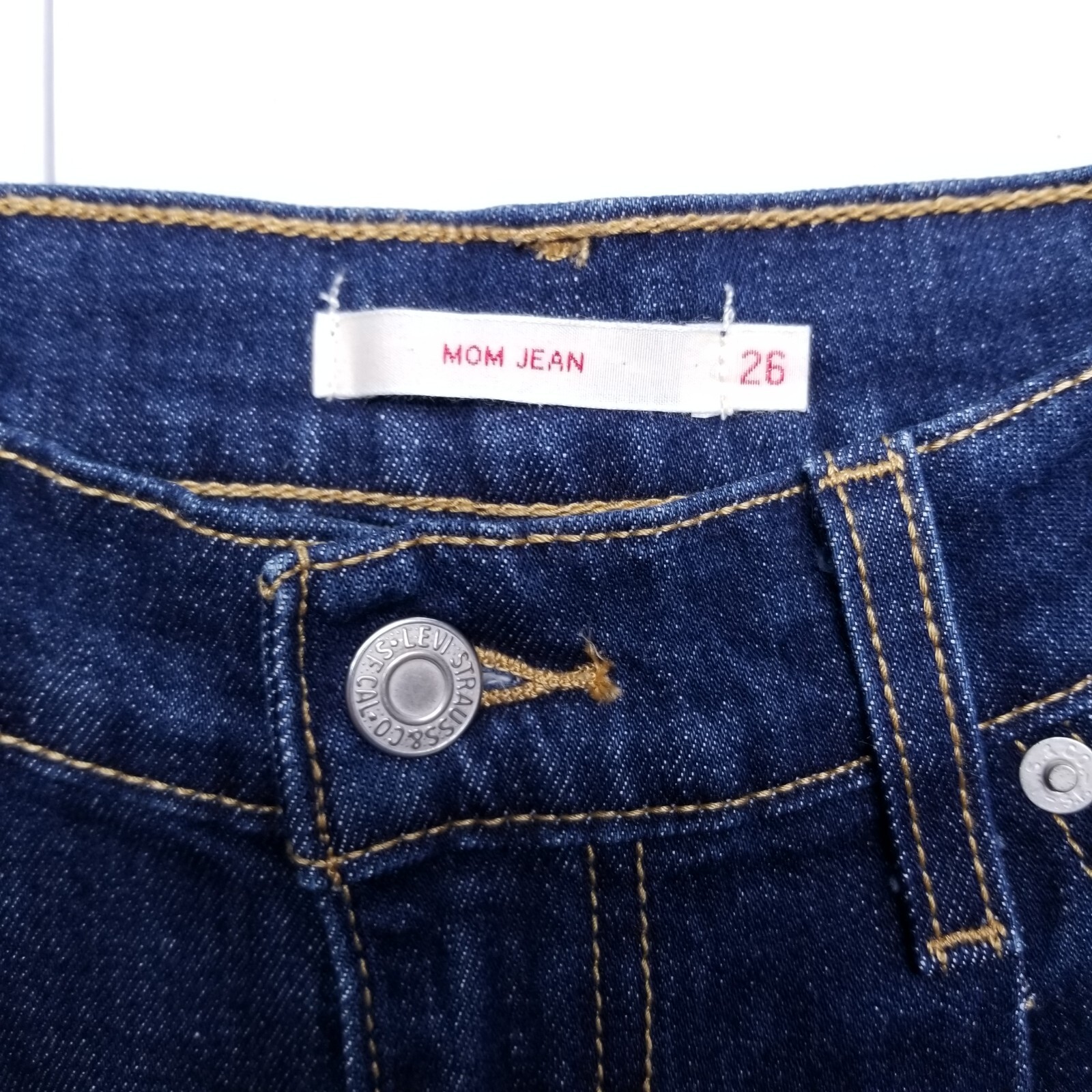 Levi’s Big E Mom Jean Women’s Denim Blue Jeans Size 26 (Measures 27×27) Hi Rise