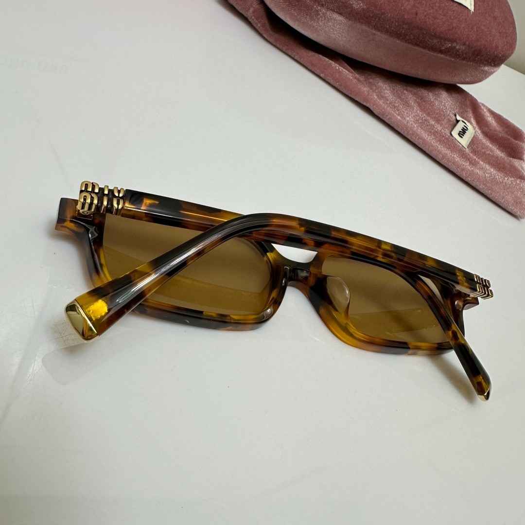 Chic Tortoiseshell Rectangle Sunglasses Slim Frame Brown Tinted Lens Glasses