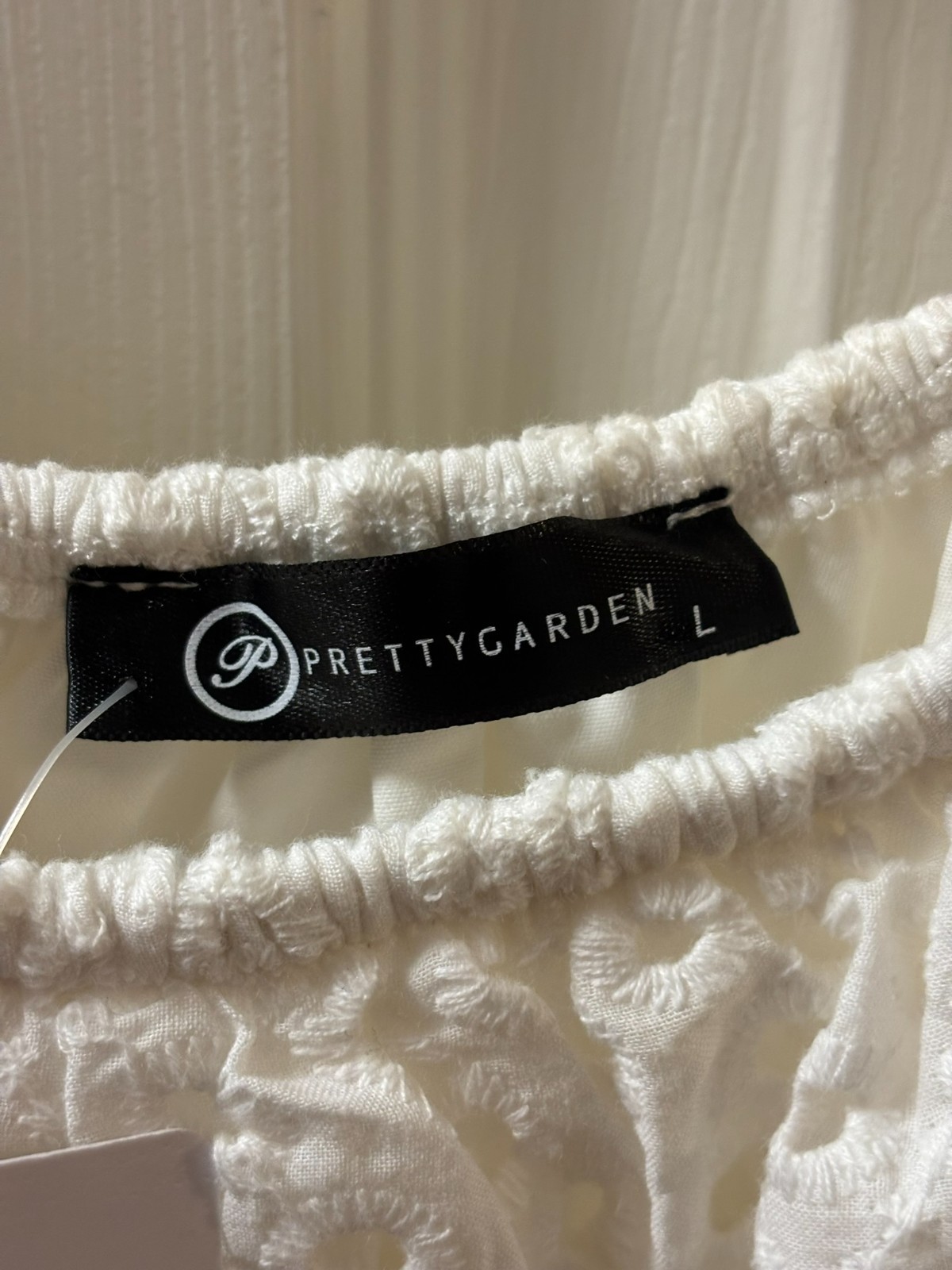 NWT PRETTY GARDEN WHITE EYELET COTTON LACE LINED ROMPER, SZ L