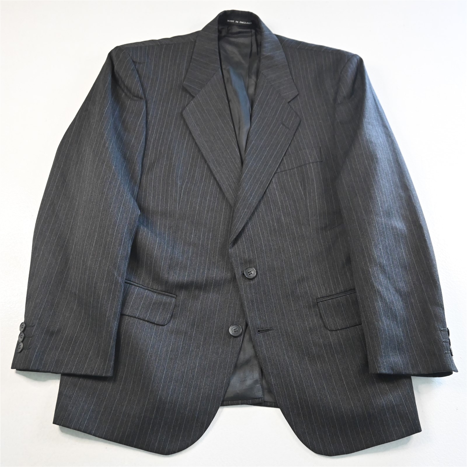 Alexandre 40S 33×30 Gray Striped Super Fine Trevira Mens Jacket Pants Suit