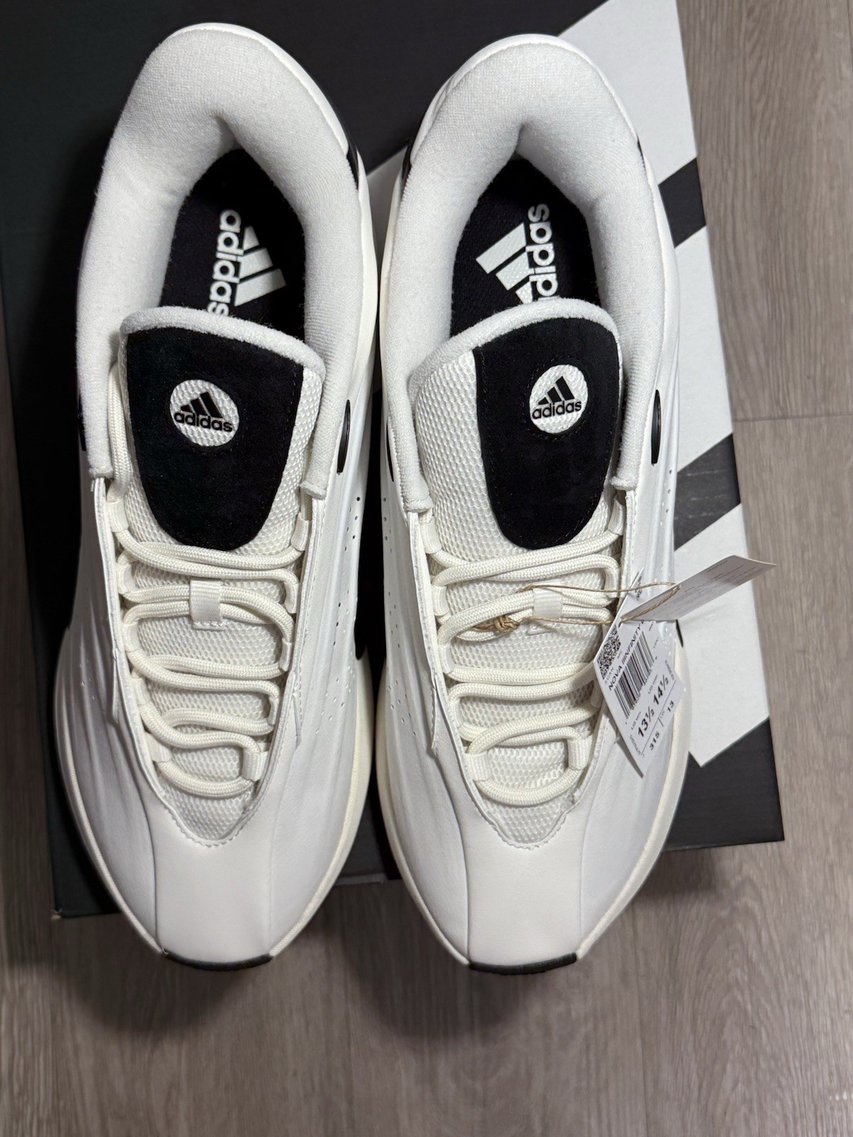 New Adidas Nova IIInfinity White/Blk Basketball Shoe Men Size 13.5, 14.5, 15, 16