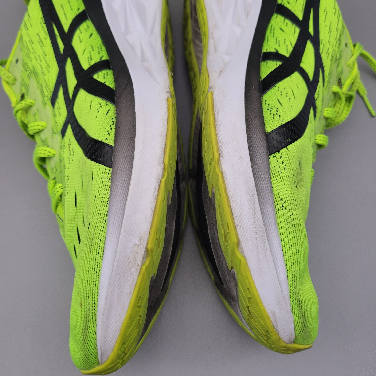 ASICS Novablast 2 Shoes Mens Size 12 Green FF Blast Running Trainer 1011B192