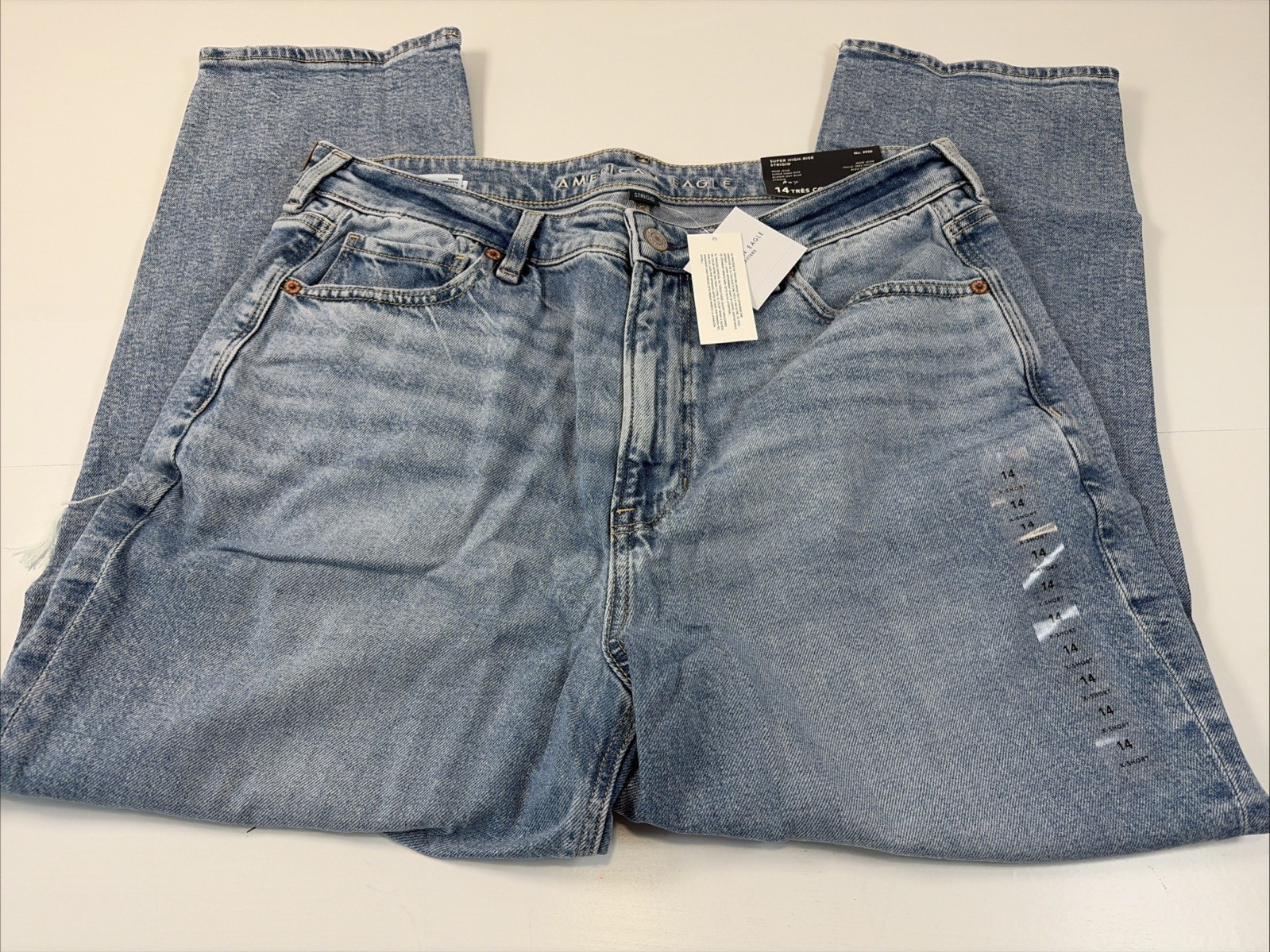 American Eagle Super High-Rise Strigid Mom Jeans Size 14 X-Short