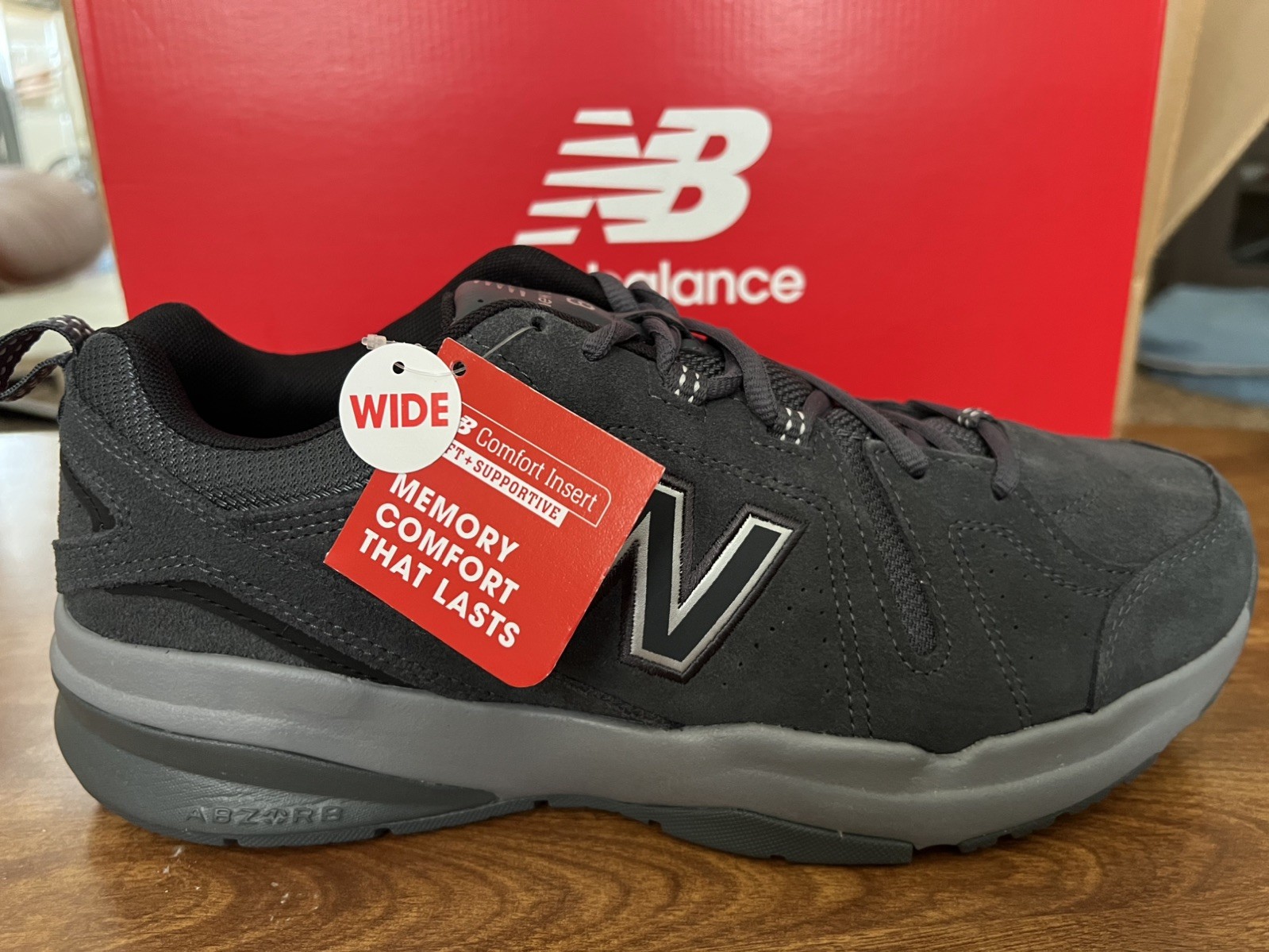 New Balance 608v5 Training Shoes Men’s Size 11 2E Wide Black/Grey MX608DG5