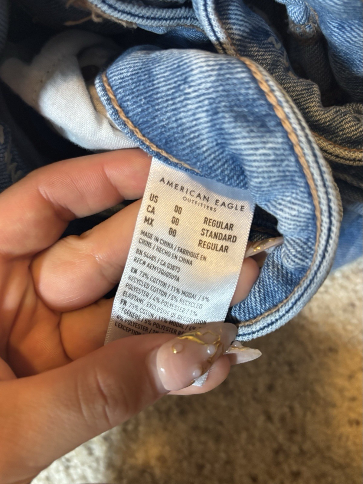 American Eagle Outfitters Women’s Light Wash Skinny Jeans Distressed Stretch