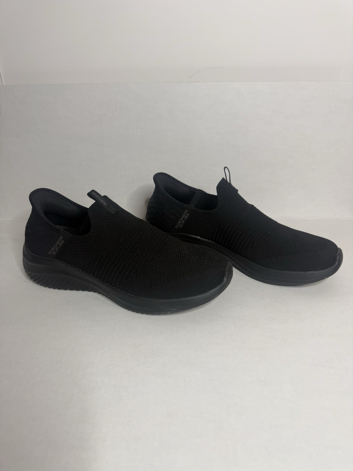 SKECHERS Slip-ins Mens size 10 Black Slip-On Low Top Athletic Sneakers