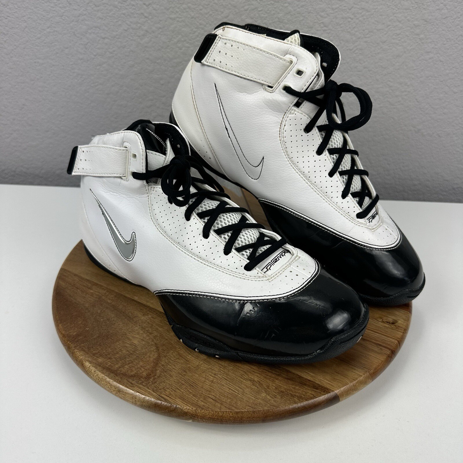 2007 NIKE Uptempo Zoom Basketball Shoes Size 10 High Tops White/Black 316968-101
