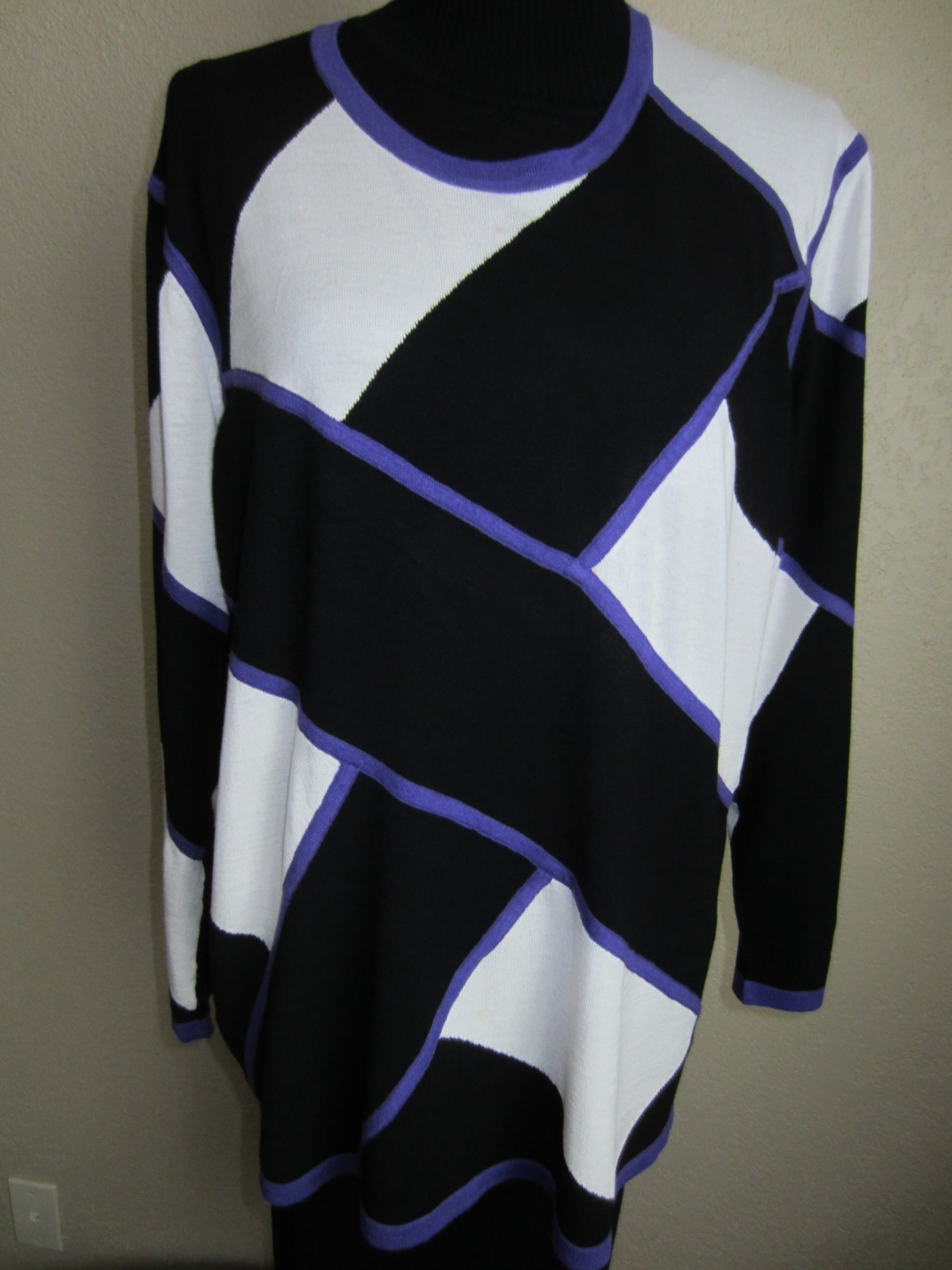 Women’s Multicolor Pullover Blouse Long Sleeves Size XL Great For Any Occasion!