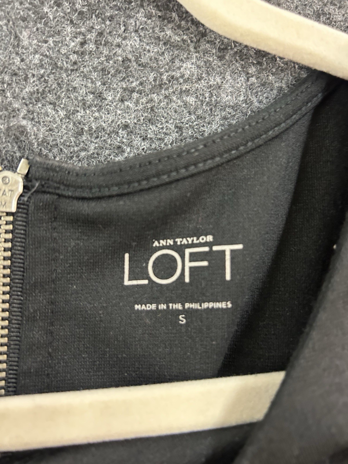 #4 Ann Taylor Loft Size Small Black Tank zip Up Back Sleeveless W Ruffle Bottom
