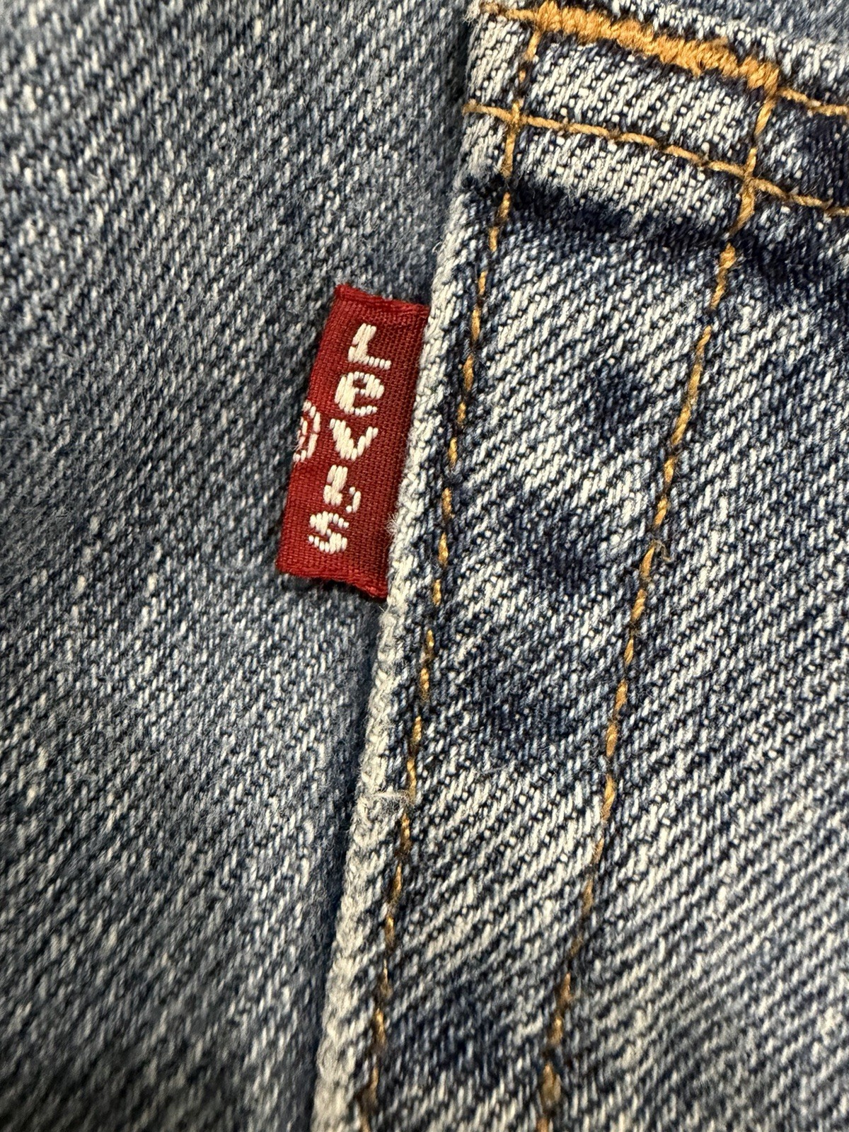 Levis 550 Relaxed Fit Medium Wash Blue Denim Jeans Mens 34×36 Great Condition!