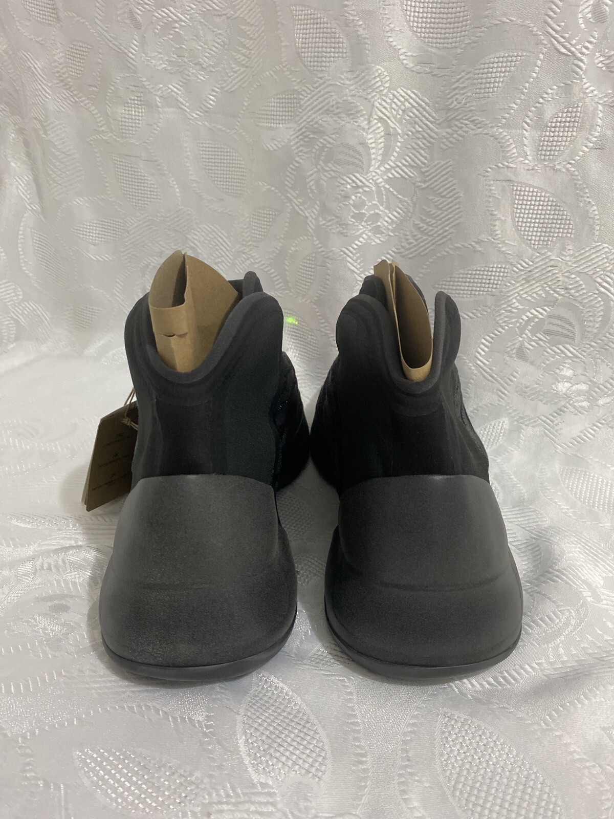 ADIDAS YZY QNTM ONYX 10.5 QUANTUM BLACK YEEZY GX1317 BASKETBALL