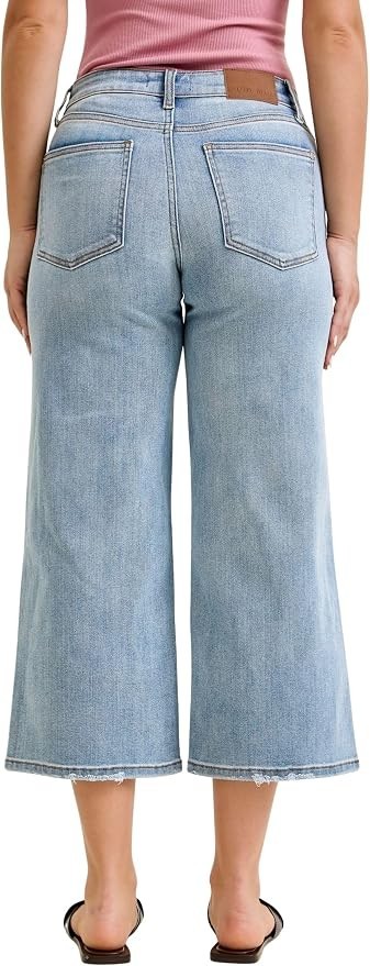 Judy Blue Mid Rise Light Wash Wide Crop Jeans – Inseam 24″