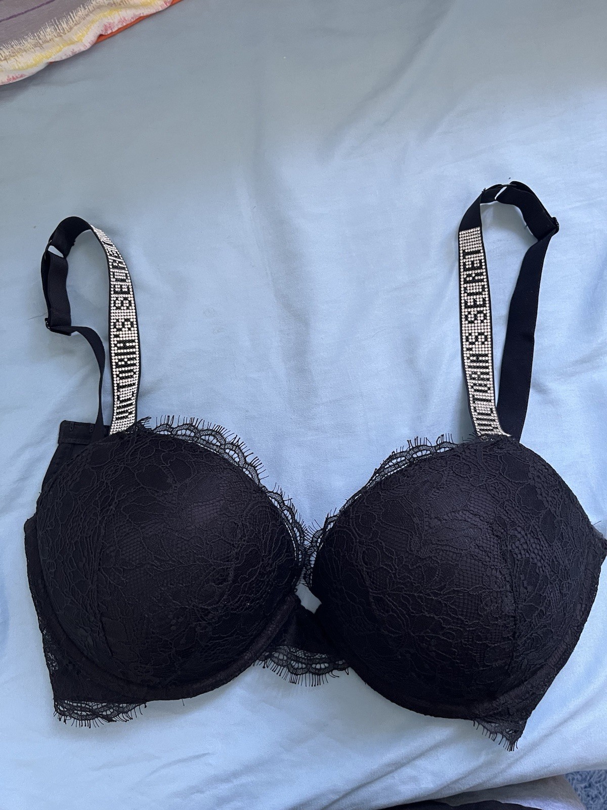 NWOT Victoria’s Secret Very Sexy Push-Up Plunge Bra 36DD Black Lace Underwired!