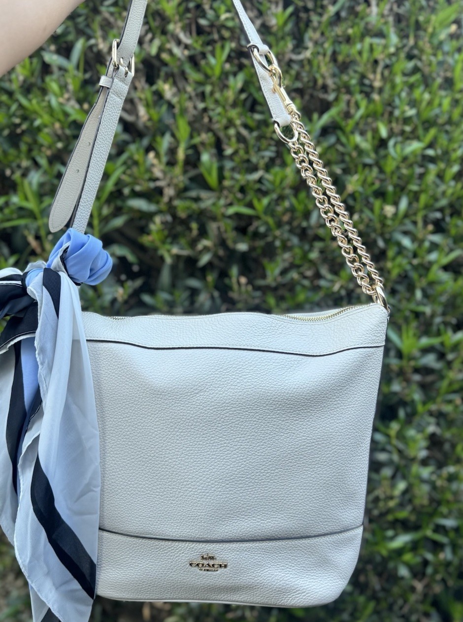 Coach Beige Pebbled Duffle Shoulder Bag Zip Gold Chain Strap Adjustable