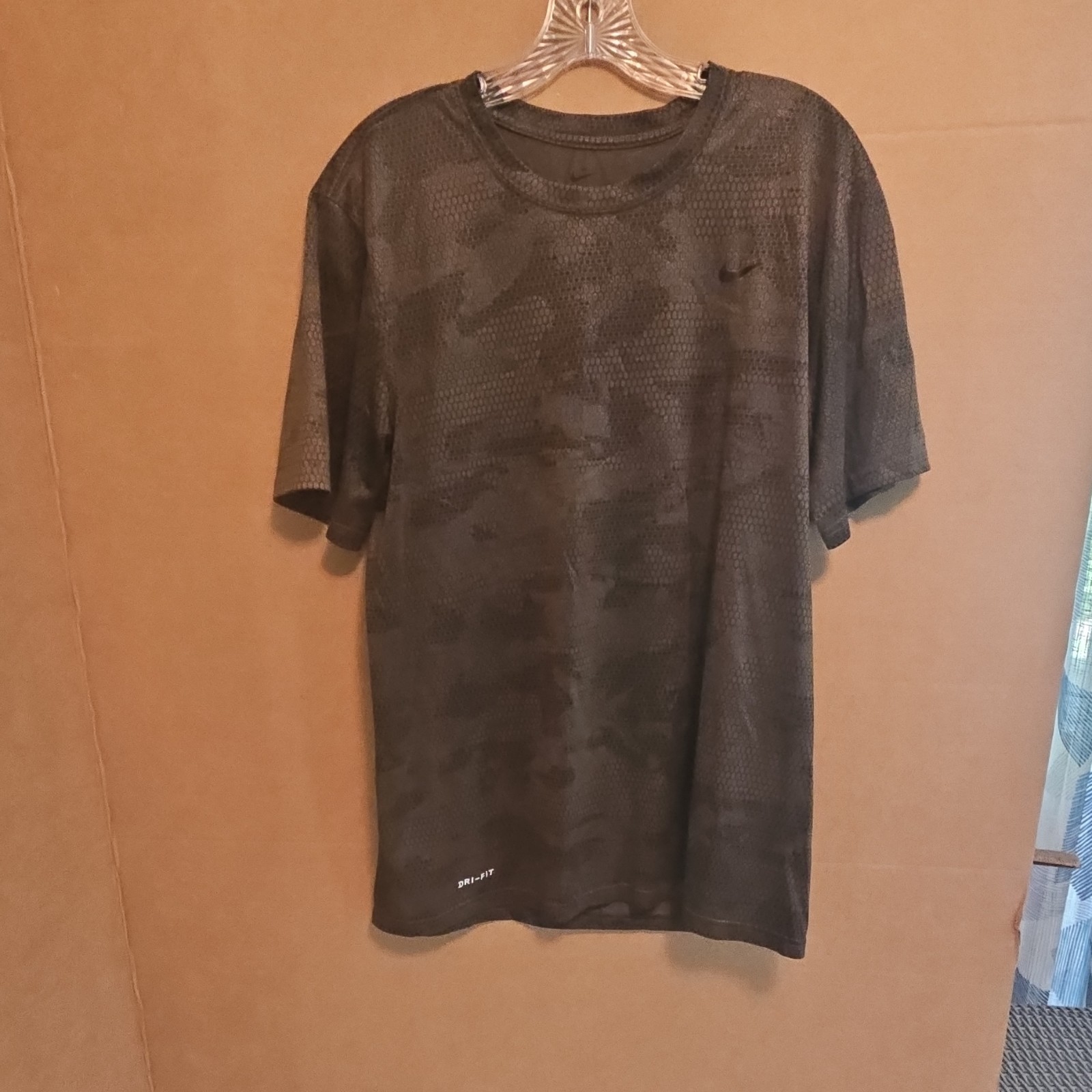Nike Dri-FIT Men’s L Black Camo Crew Neck Short Sleeve Moisture Wicking Tee
