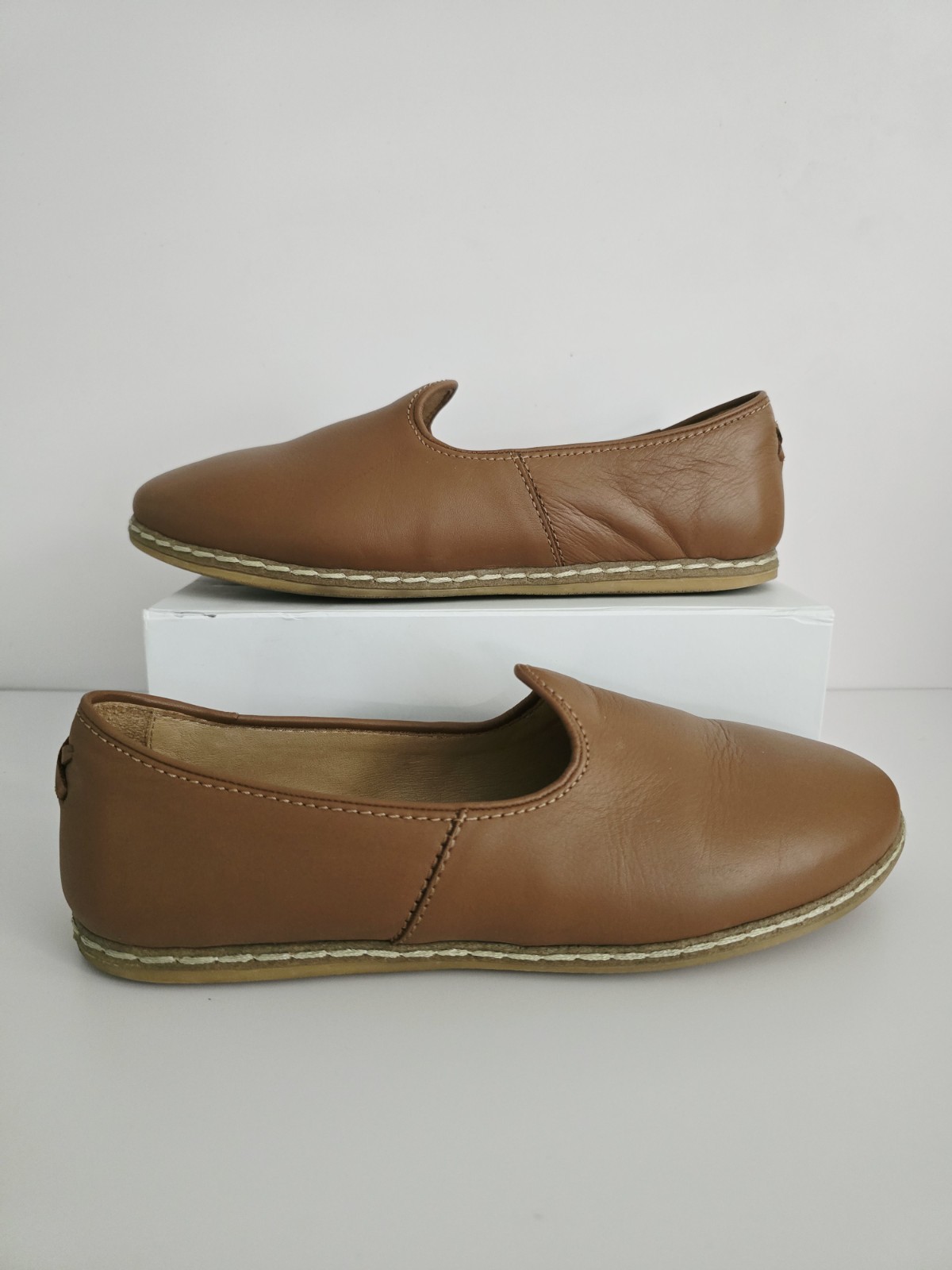 Charix Camel Brown Leather Slip On Flats Loafers Shoes 39 8.75 9 Womens