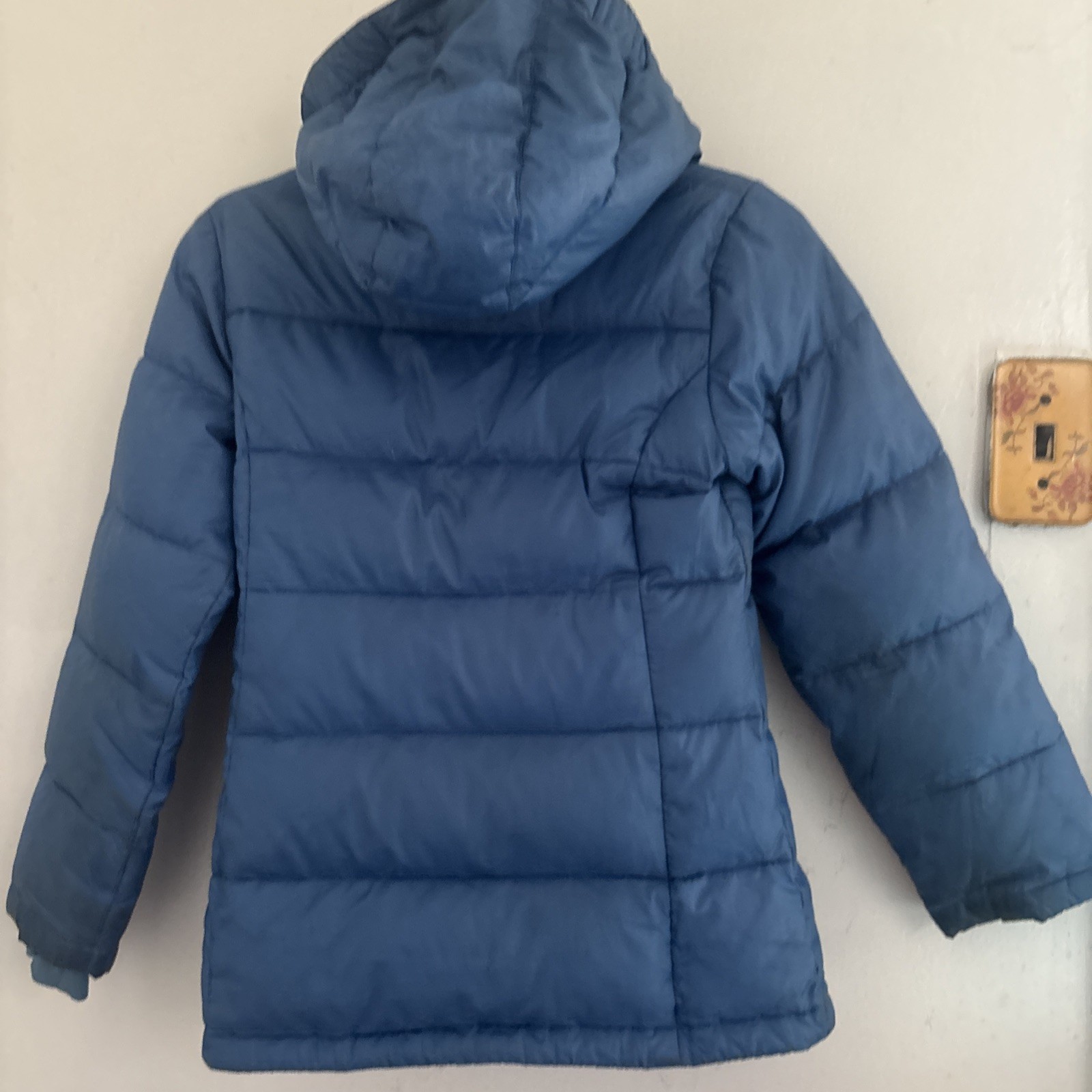 LAND’S END HOODED~80% DOWPUFFY JACKET KIDS~SZ M10-12~SKY BLUE ~3 ZIPPED POCKETS.