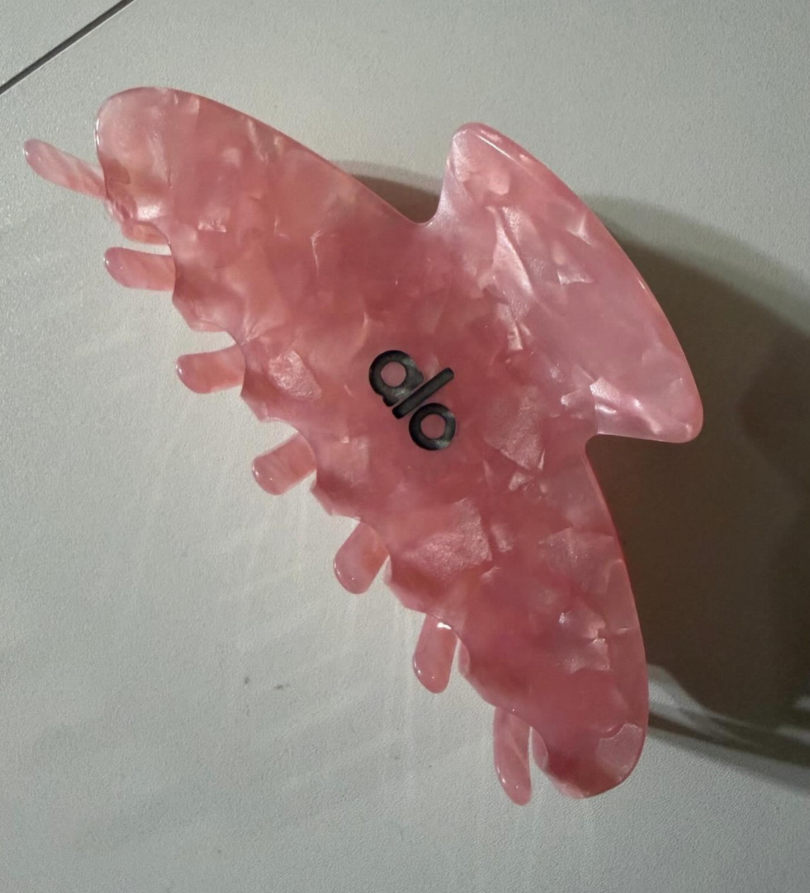 alo Pink Marbled Logo Hair Claw Clip Hair Clip Plastic Accessory for Women