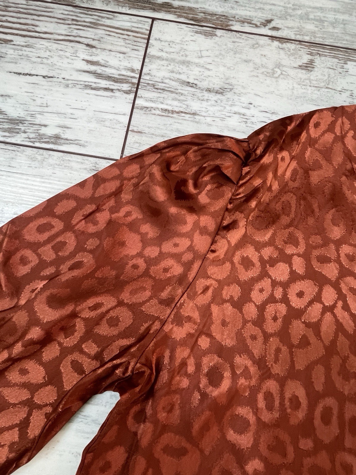 Lyaner NWOT Brown Satin Mock Neck Puff Sleeve Blouse XL Leopard Jacquard