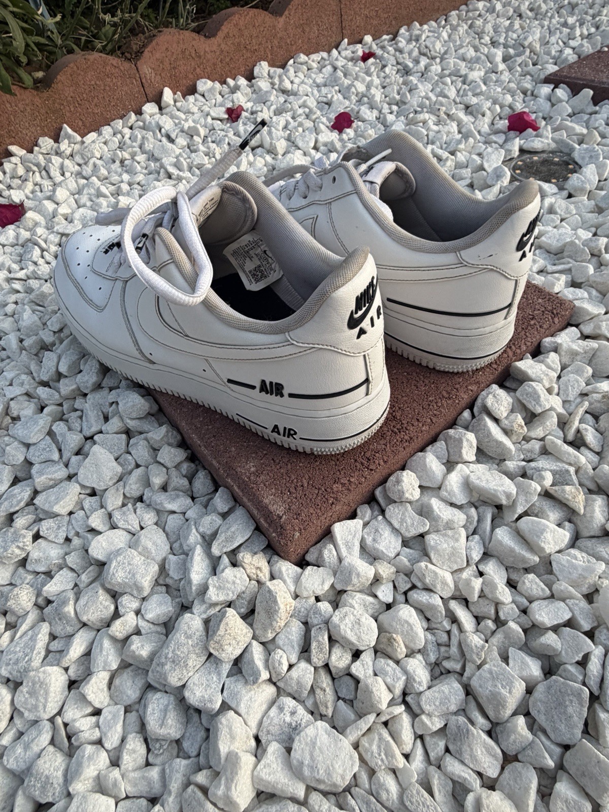 US Men 10 Nike Air Force 1 ’07 LV8 Low Double Air Pack White/Barely Volt