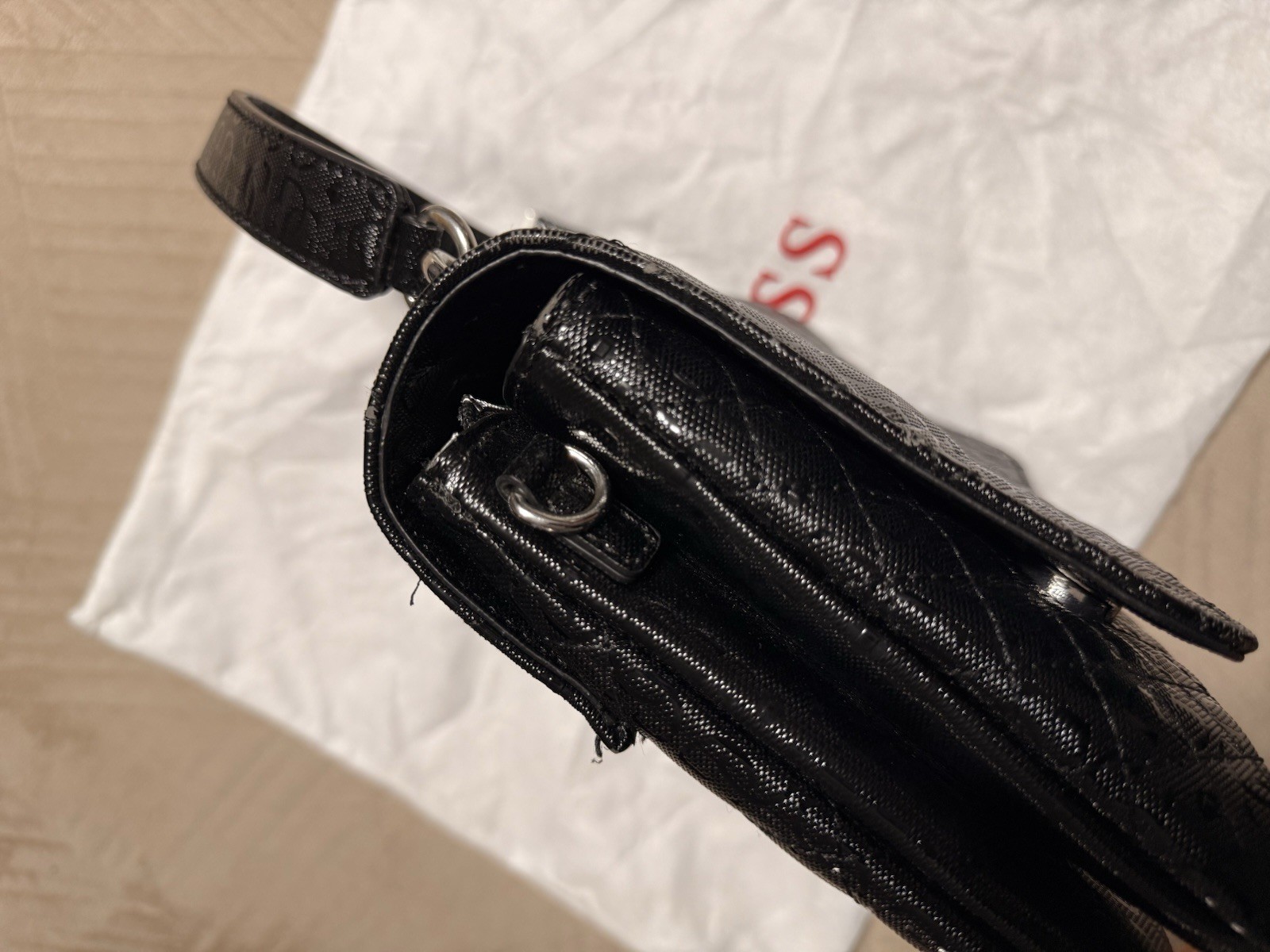 GUESS Logo Quilted Shoulder Bag Black Zip/Magnetic Closure Charm Silver Hardware