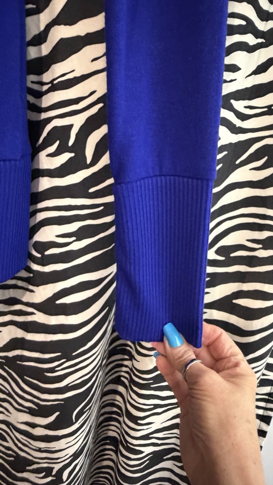 Zenana Outfitters Blue V-Neck Button Front Solid Knit Cardigan Sweater M