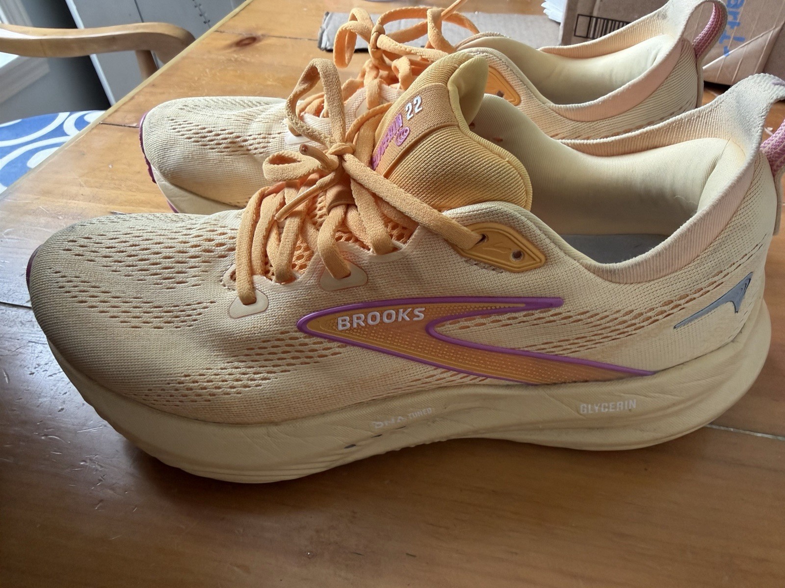 Women’s Brooks Glycerin 22