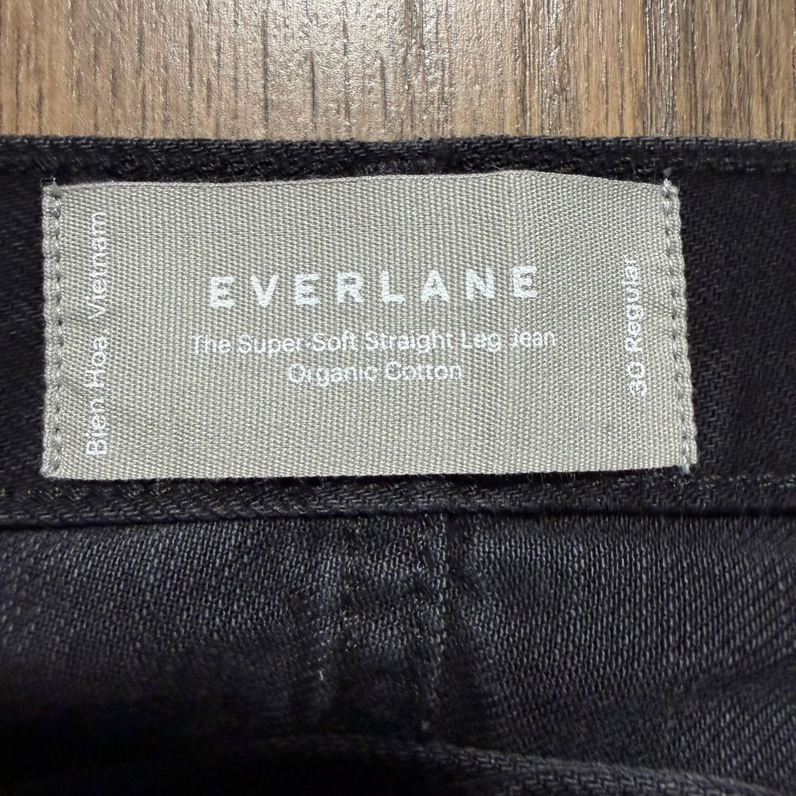 Everlane The Super Soft Straight Leg Jean Women’s Size 30 Reg in Black NWT!