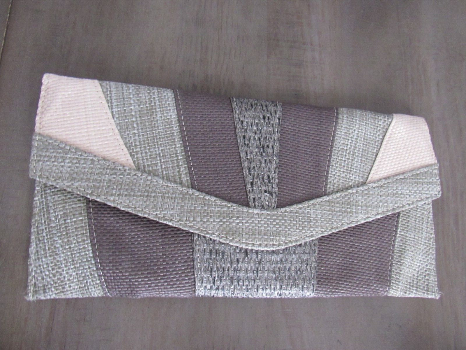 Women’s Simple Linen Gray Grey Ivory w/ Silver Chain Clutch/Handbag: EUC