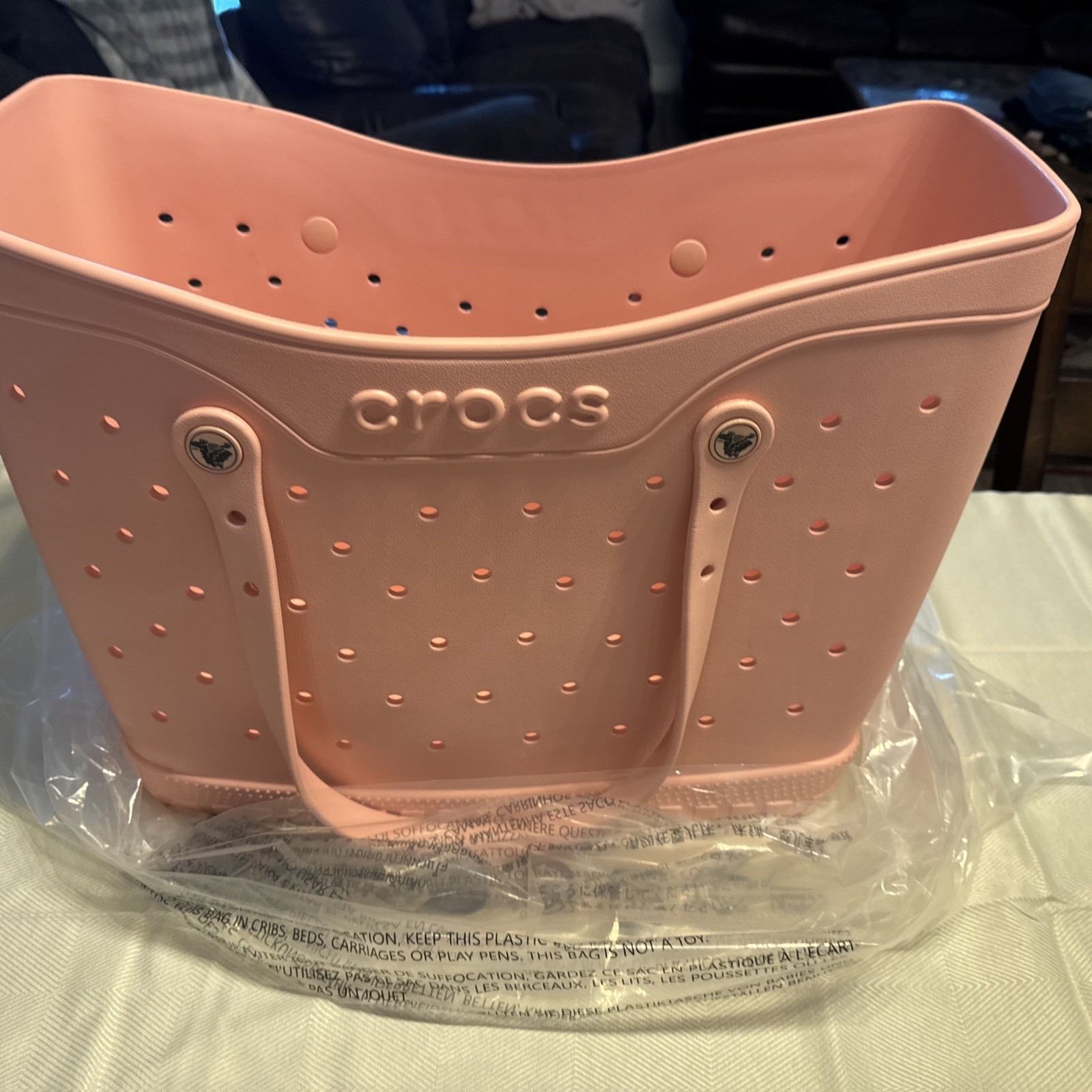 NWT Crocs Large Pink Tote, Perfect For Beach Trips And Everyday Use