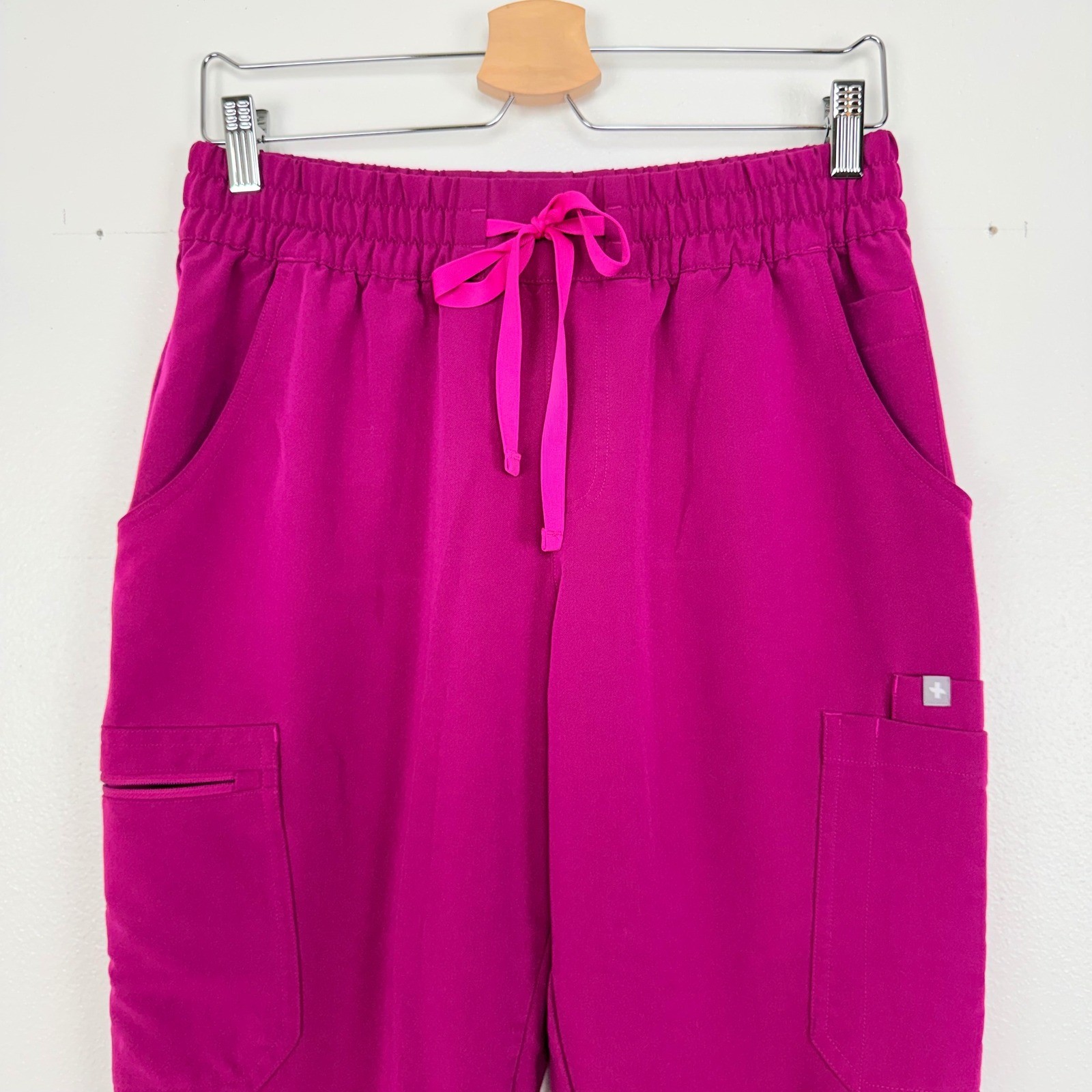 FIGS Uman Relaxed Jogger Scrub Pants Women M Petite Dark Magenta Medical Uniform