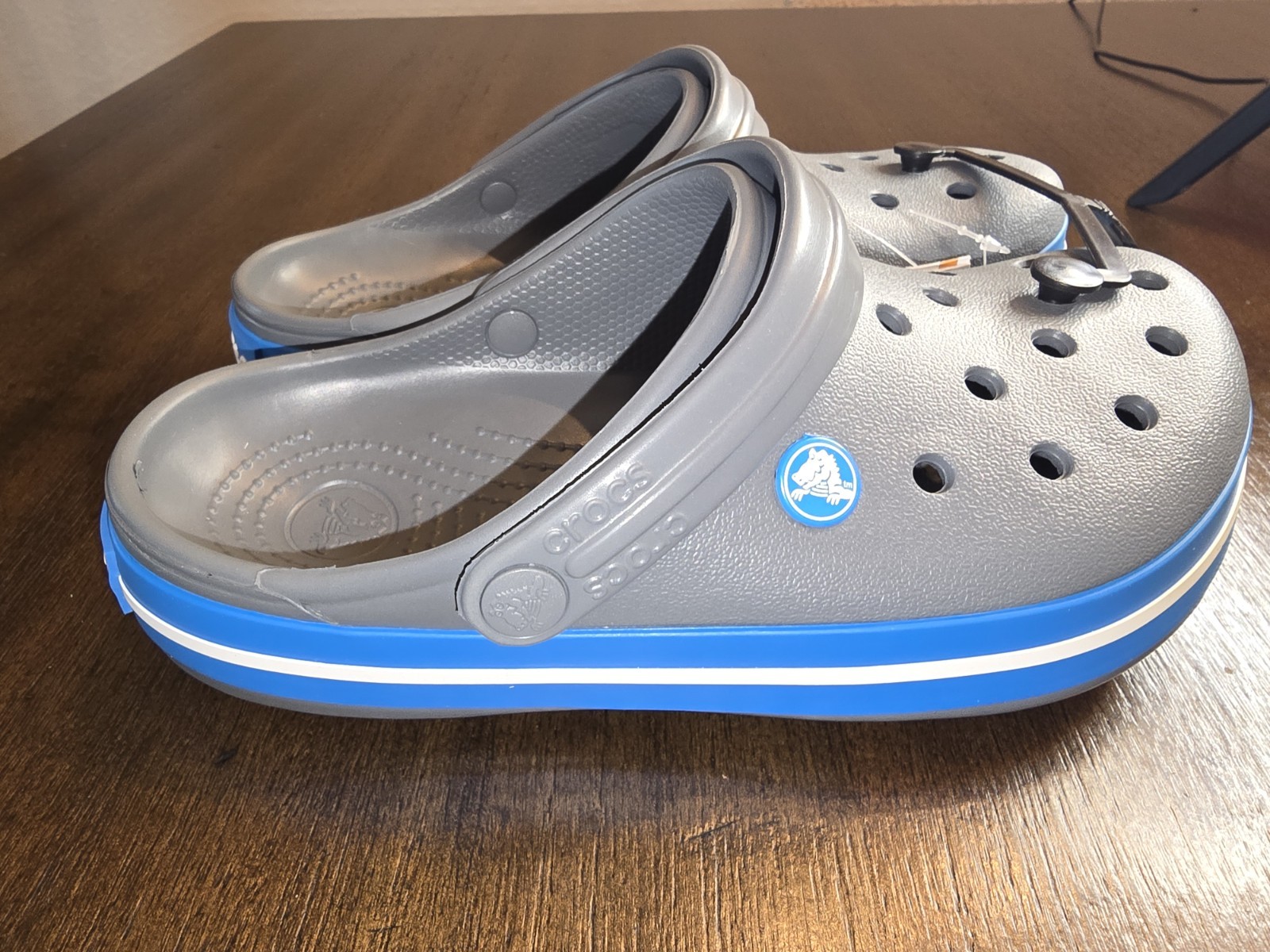 New CROCS 11016-07W Crocband Charcoal/Ocean Blue Sandal Men5/Women7